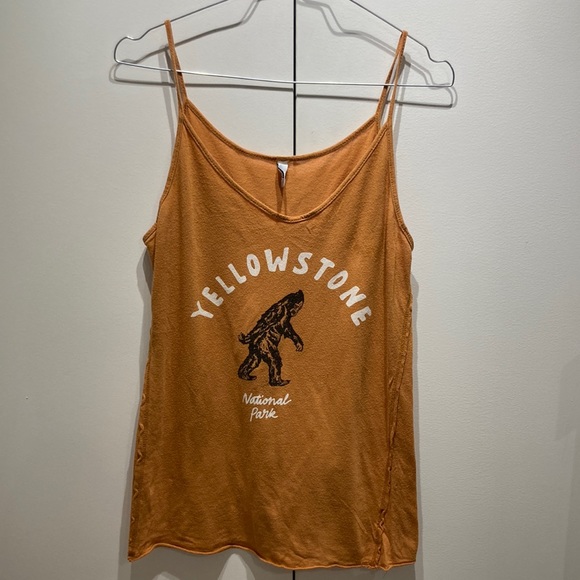 Perfect Granola Girl Gift: Yellowstone Ntl Park Yeti Tank - Picture 1 of 5